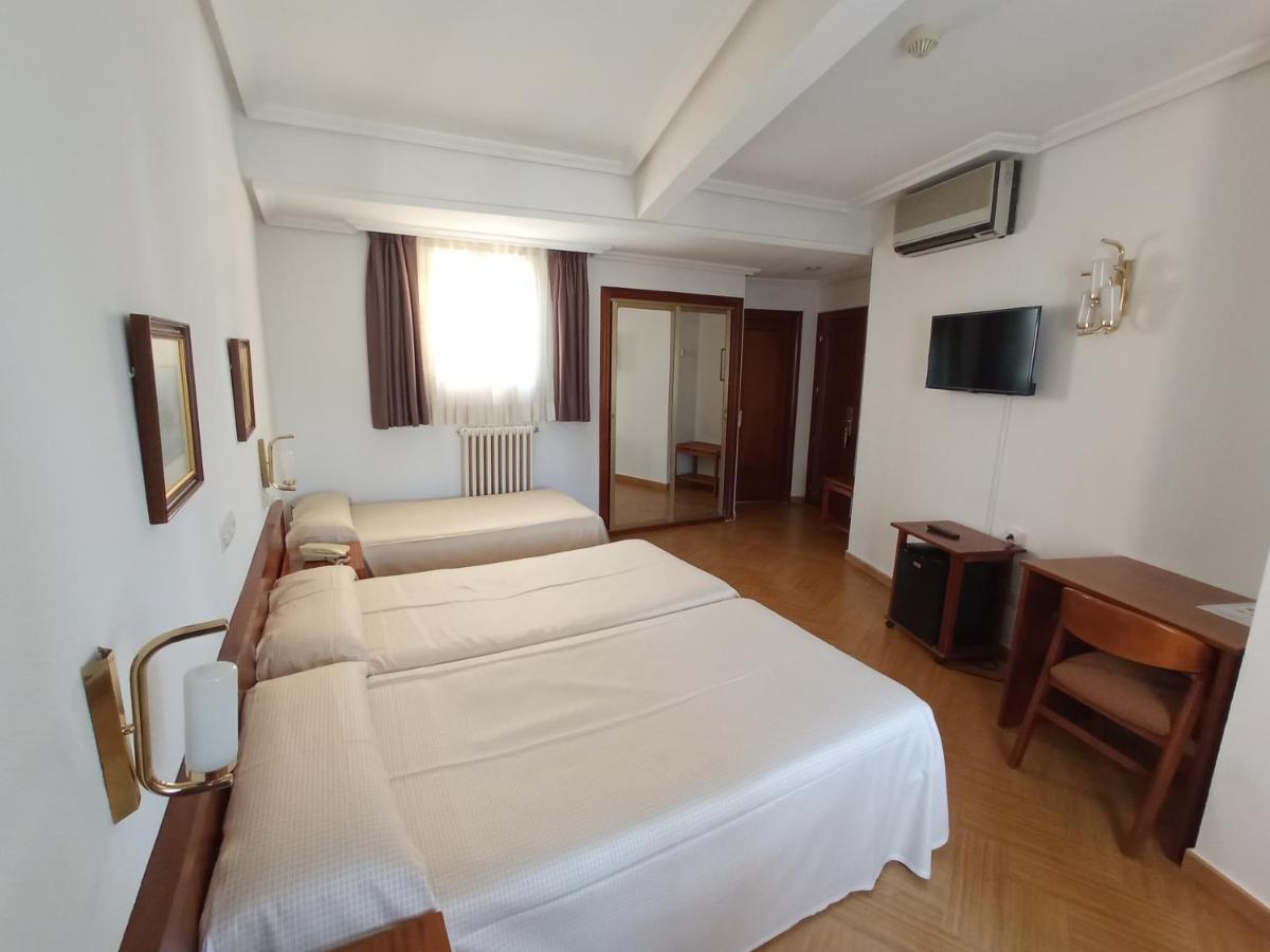 Hotel Ele Acueducto セゴビア エクステリア 写真