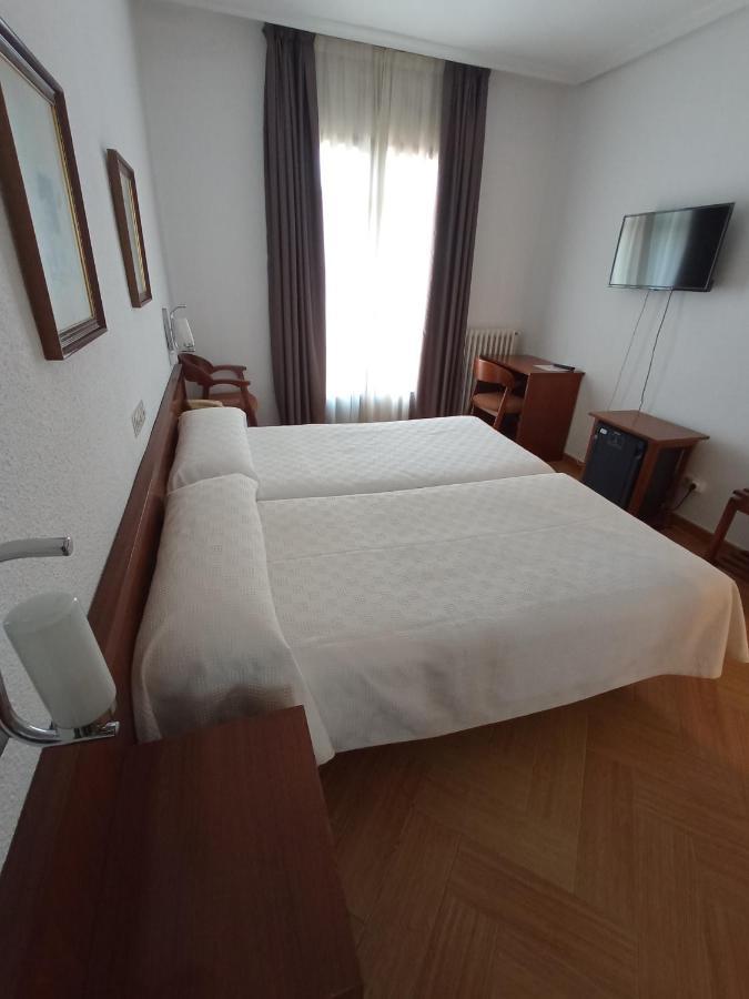 Hotel Ele Acueducto セゴビア エクステリア 写真