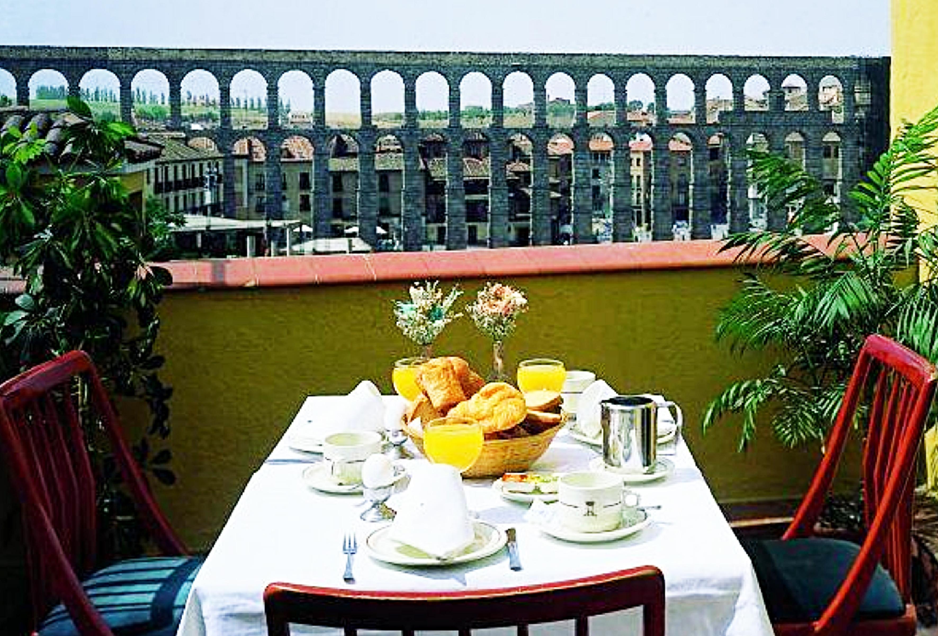 Hotel Ele Acueducto セゴビア エクステリア 写真