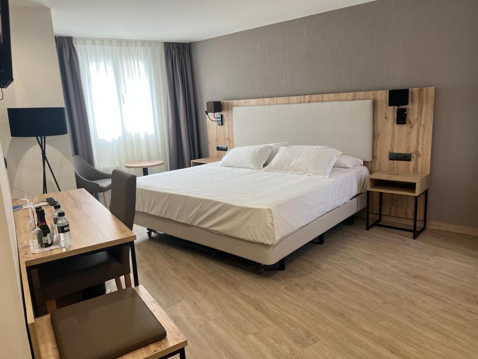 Hotel Ele Acueducto セゴビア エクステリア 写真