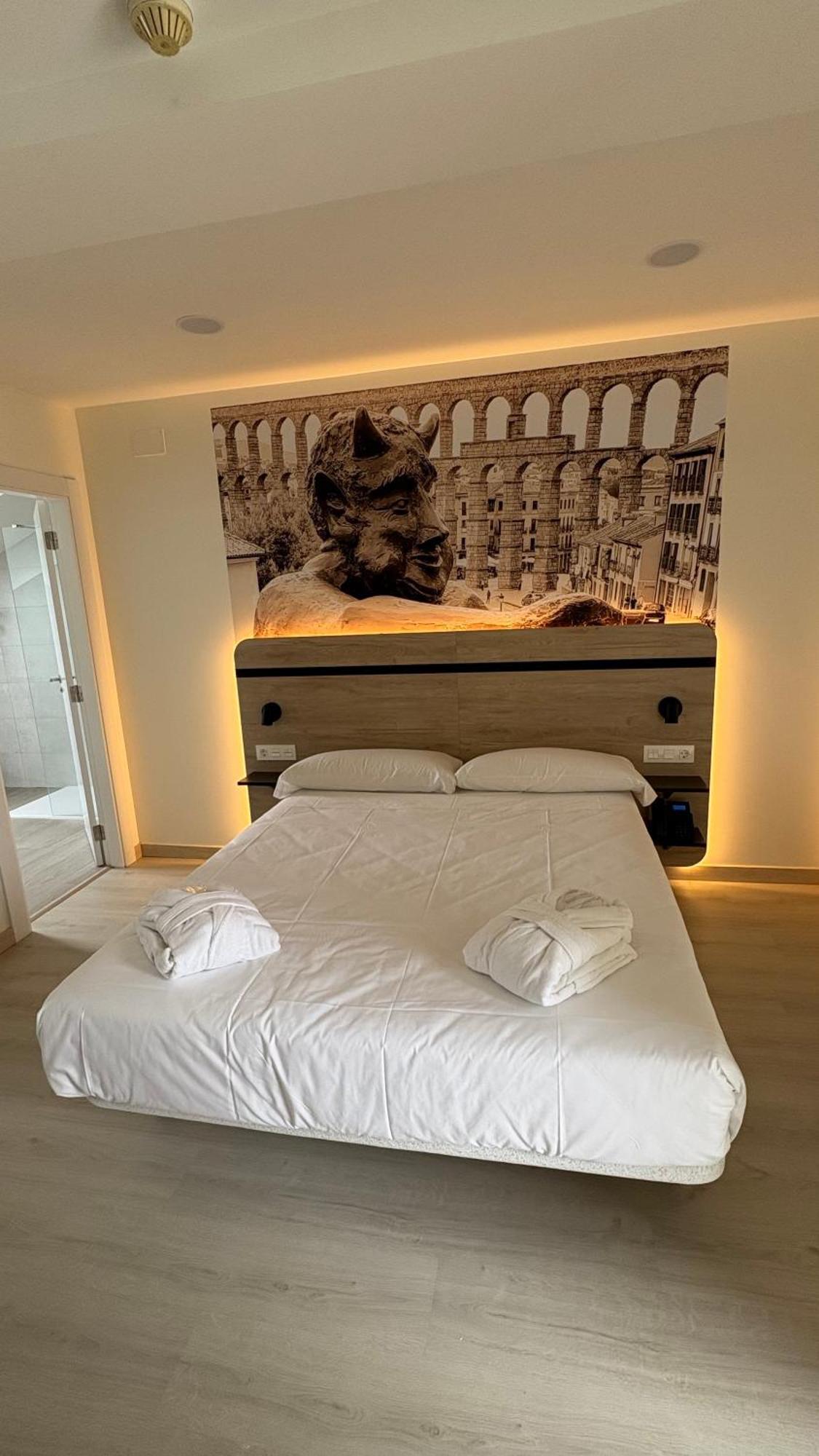Hotel Ele Acueducto セゴビア エクステリア 写真