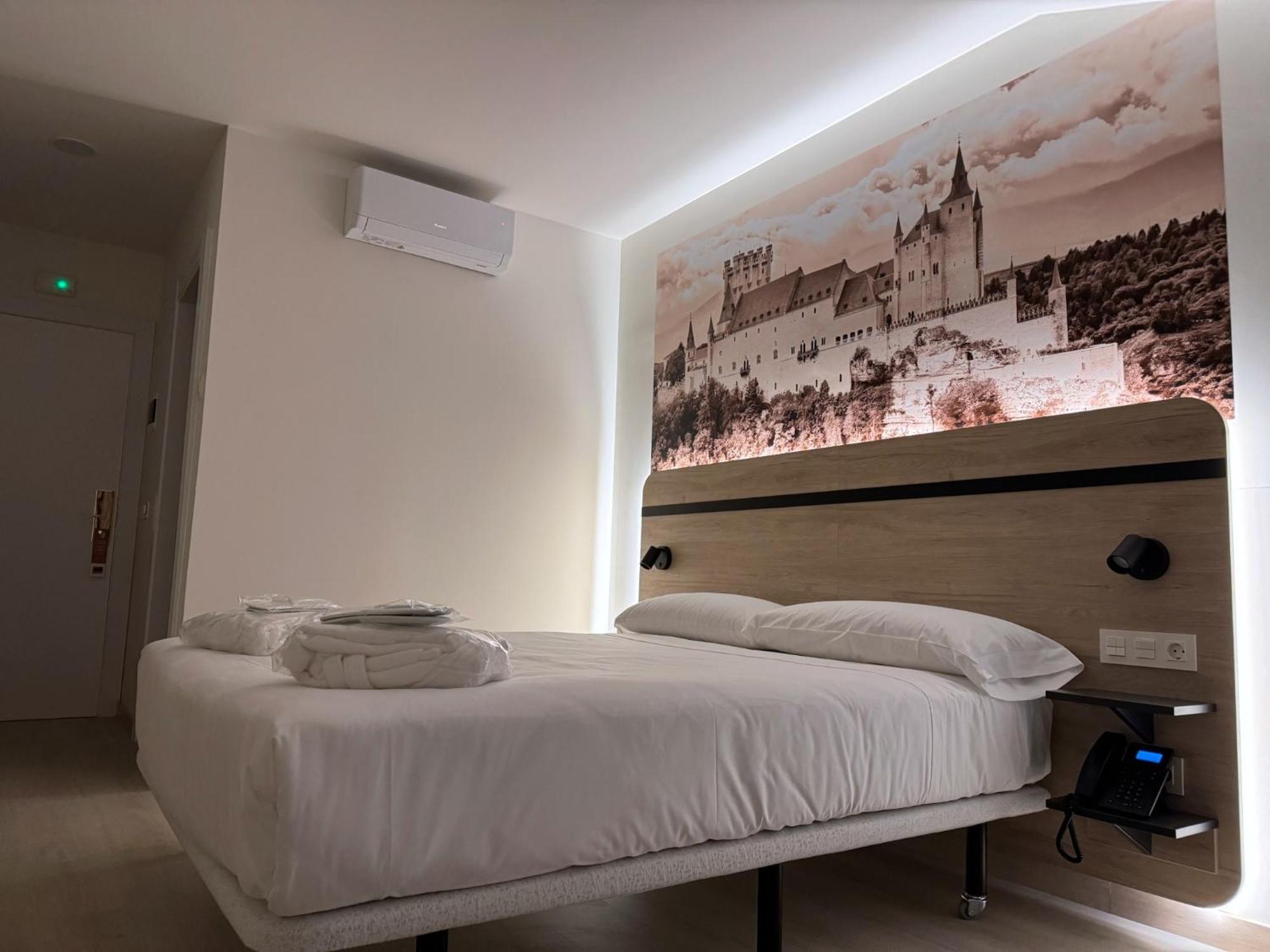 Hotel Ele Acueducto セゴビア エクステリア 写真