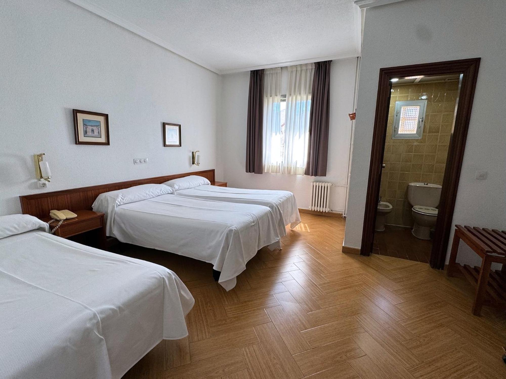 Hotel Ele Acueducto セゴビア エクステリア 写真