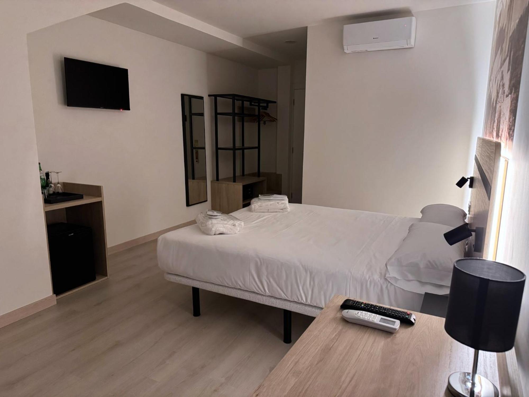 Hotel Ele Acueducto セゴビア エクステリア 写真